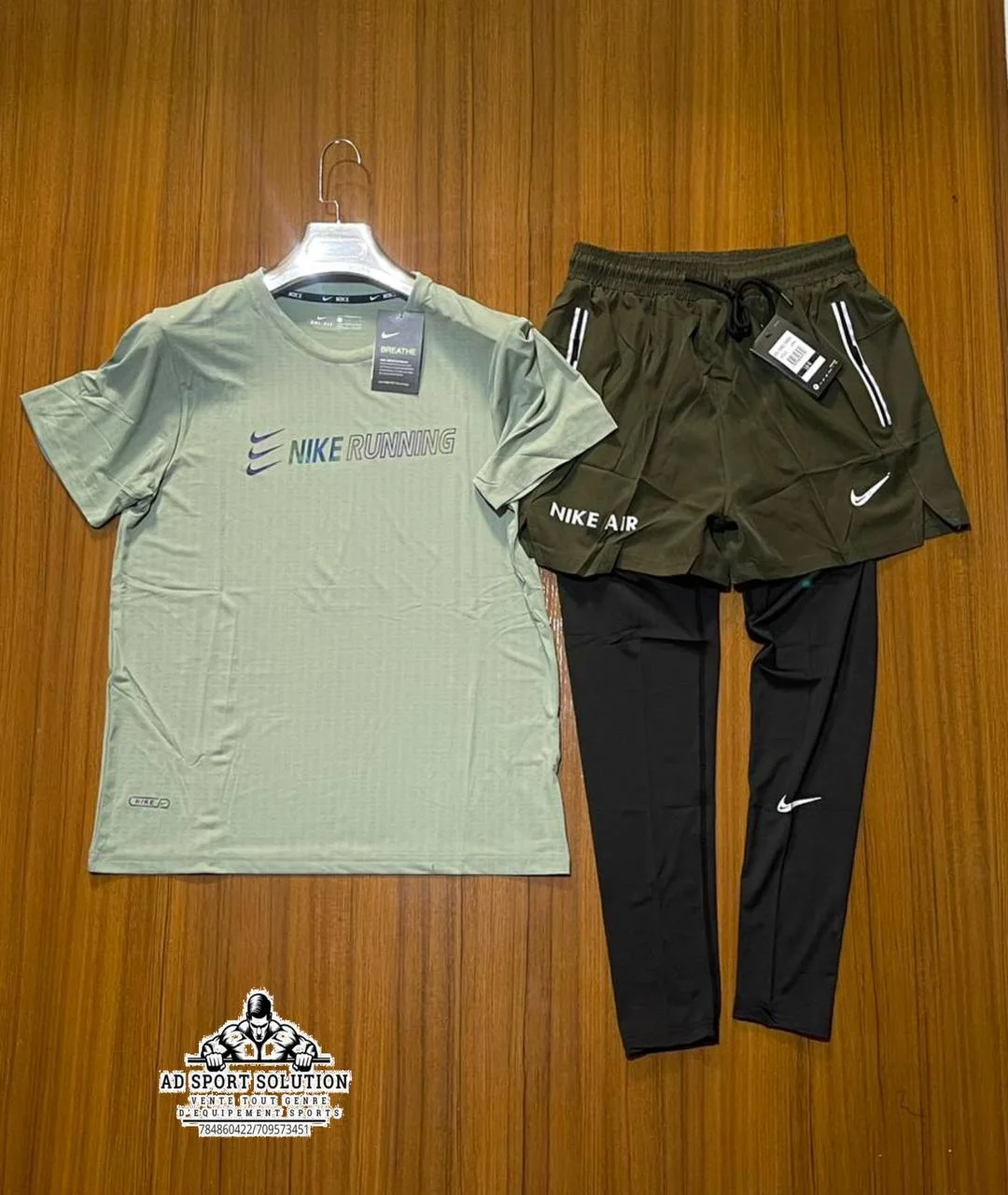 Ensemble Sport Nike (T-shirt + collant / Short)