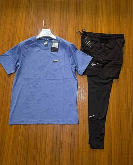 Ensemble Sport Nike (T-shirt + collant / Short)