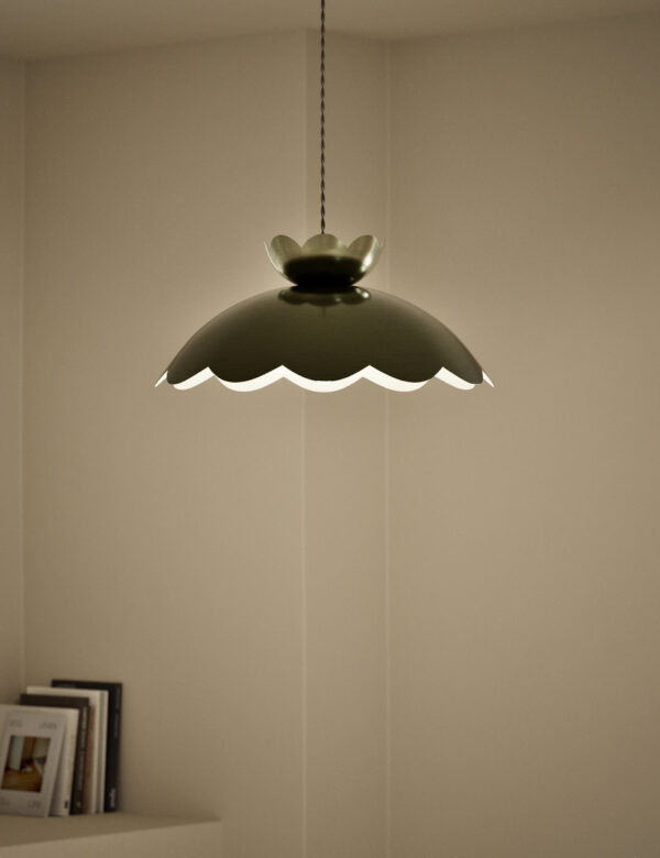 Scallop Edge Easy Fit Ceiling Lamp Shade