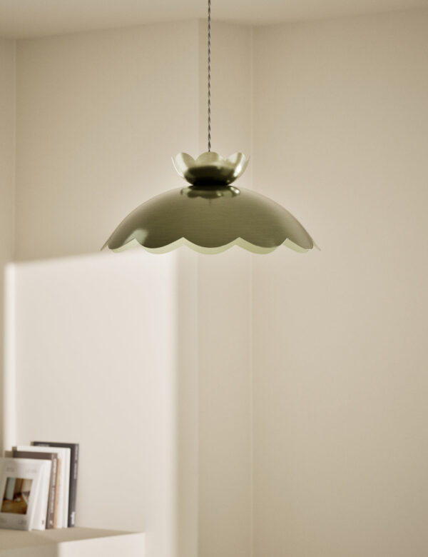 Scallop Edge Easy Fit Ceiling Lamp Shade